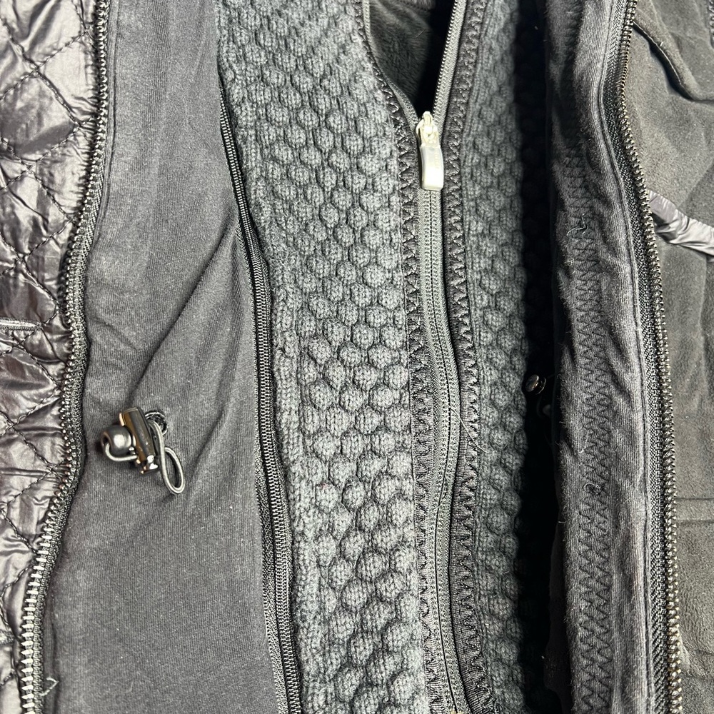Lululemon coat - Picture 3 of 7